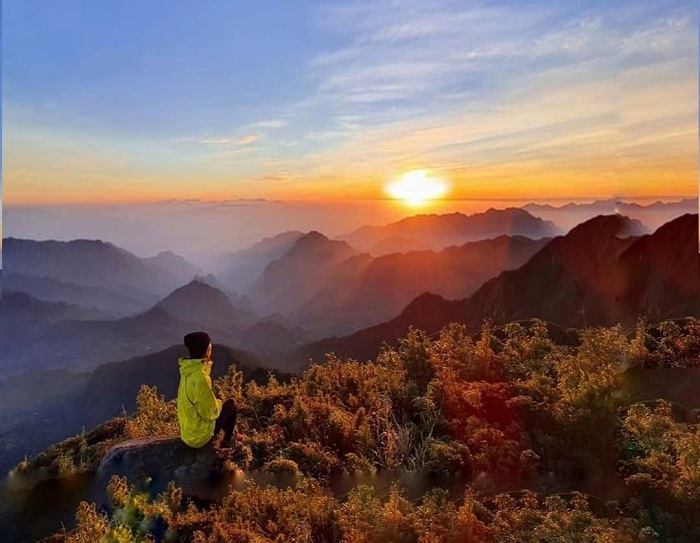 Ngũ Chỉ Sơn – Hành Trình Trekking 2 Ngày 1 Đêm Ngắm Biển Mây 360 Độ